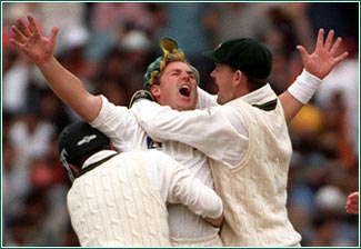 Warne celebrates Sachin's wicket