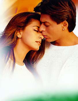 Shahrukh Khan and Juhi Chawla in Phir Bhi Dil Hai Hindustani